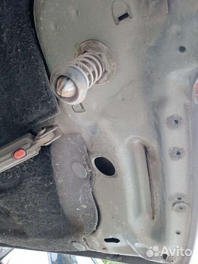 Капот Ауди 100 С4