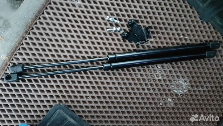 Упоры Хундай Гранд Старекс от 2016 -н.в