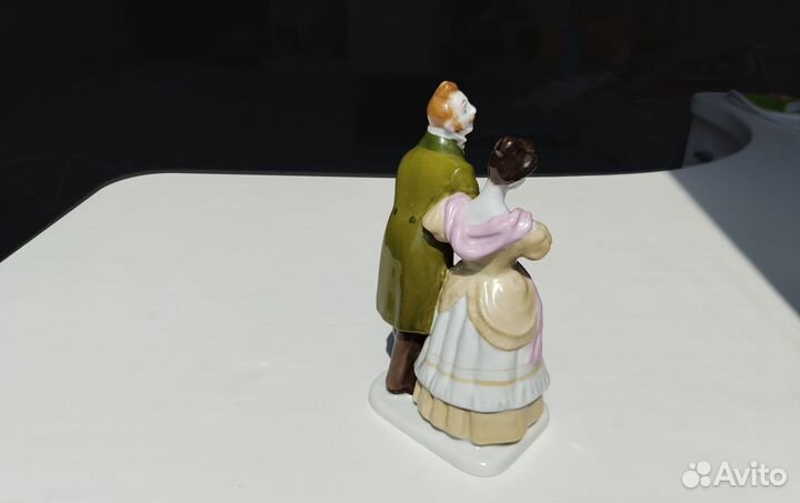 Лфз Фарфоровая статуэтка Маниловы, «Мертвые души»