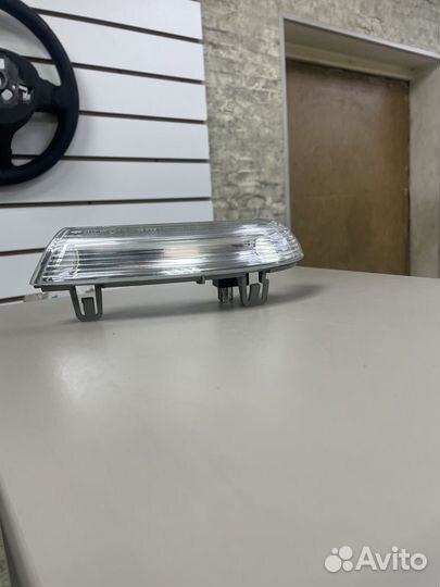 Повторитель поворота правый Фольксваген Гольф 6