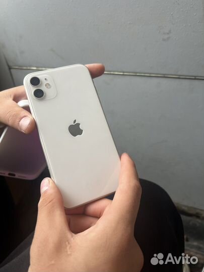iPhone 11, 64 ГБ