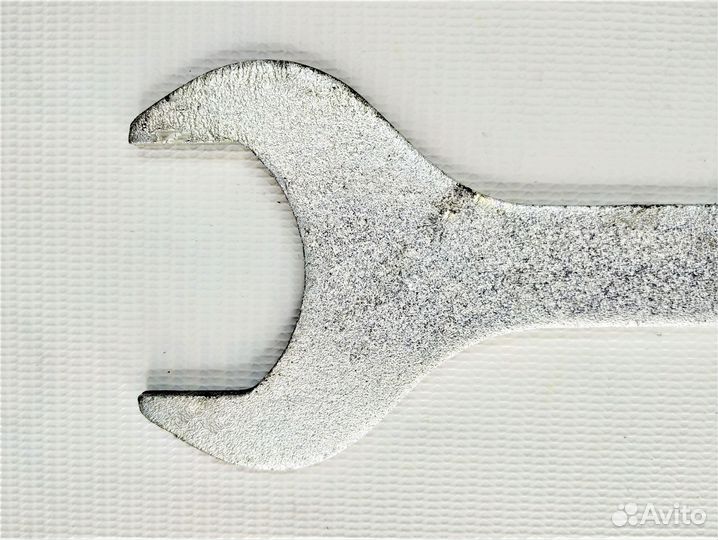 Ключ мотоцикла Урал гайки верхней траверсы