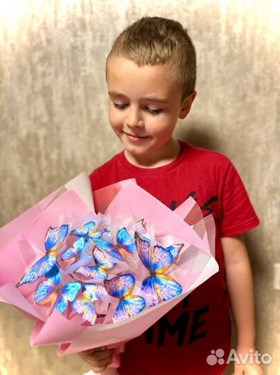 Светящийся букет из бабочек