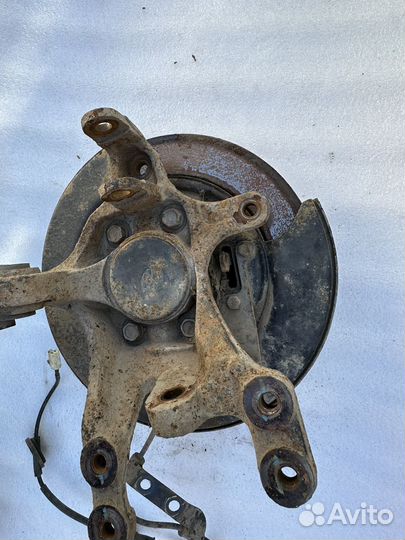 Hyundai elantra HD кулак задний левый всборе