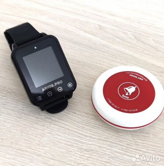 Кнопка вызова персонала и часы в салон красоты