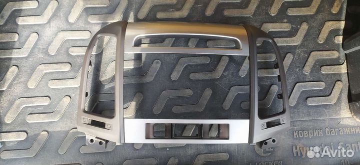 Рамка магнитолы Hyundai Santa Fe 2