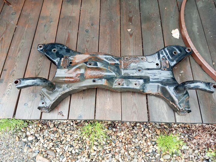 Подрамник на Мицубиси outlander 2007