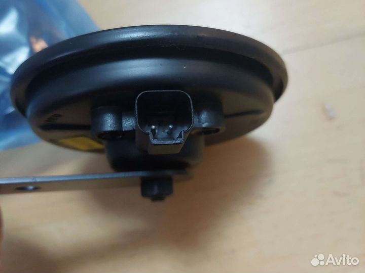 Клаксон, звуковой сигнал hella 24 вольт