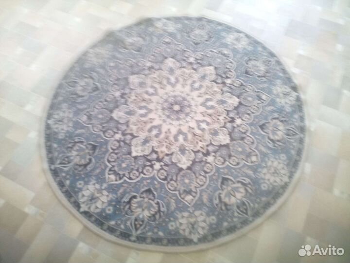 Ковер диаметр 82 см. Площадь 2,11кв.м шерсть