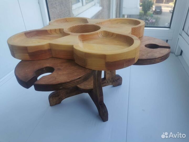 Винный столик на четыре бокала