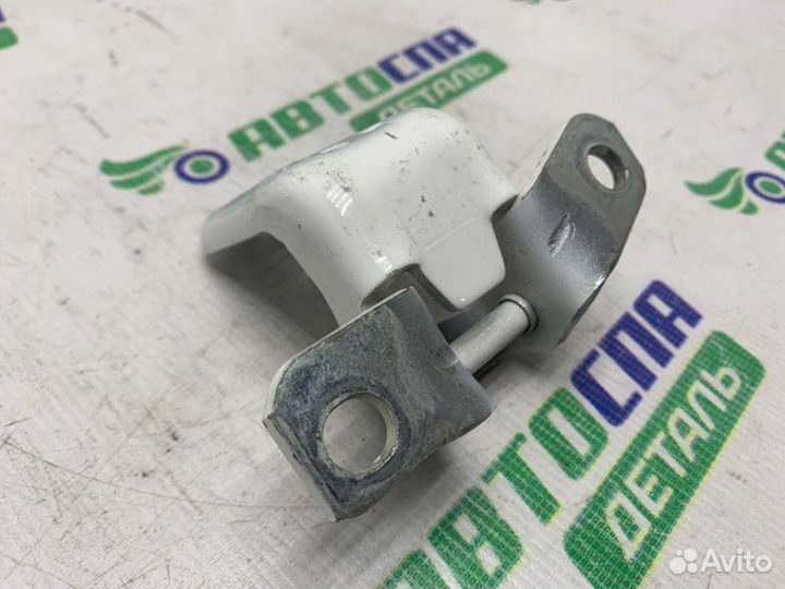 Петля двери задняя правая Mazda 6Gj/Gl седан