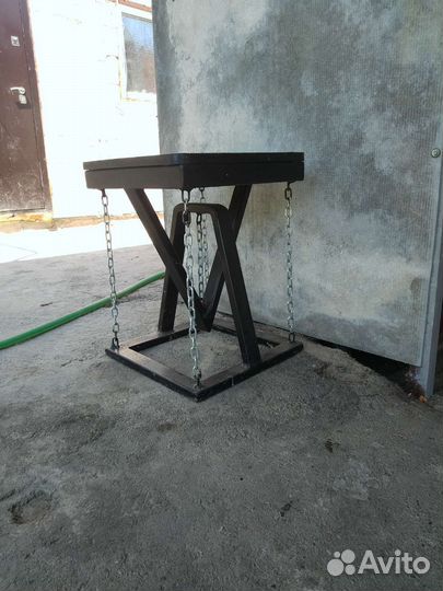 Парящий стул