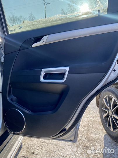 Продам обшивки дверей опель антара