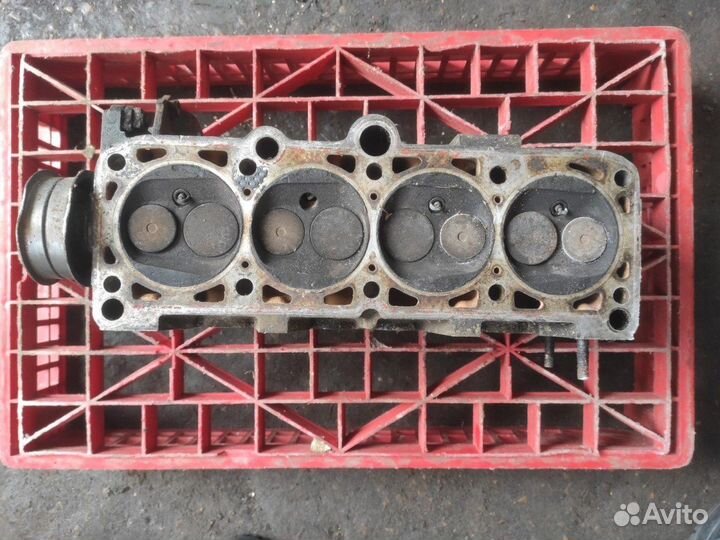 Головка блока цилиндров Volkswagen Passat B3 1.8