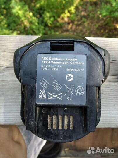Аккумулятор б/у для электроинструмента AEG