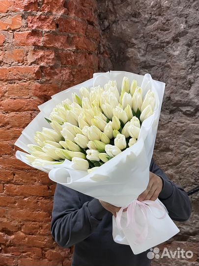 19, 51, 101 Тюльпан (Белые Тюльпаны) Букет
