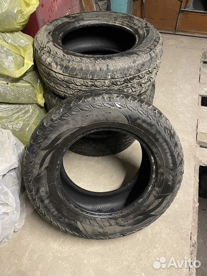 Kumho Road Venture AT 825 265/65 R17