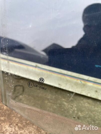 Стекло двери переднее правое Volkswagen Polo 5