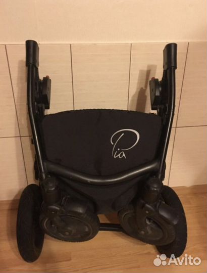 Коляска 3 в 1 Zippy Pia