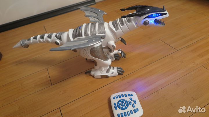 Рoбот динозавра нa пу