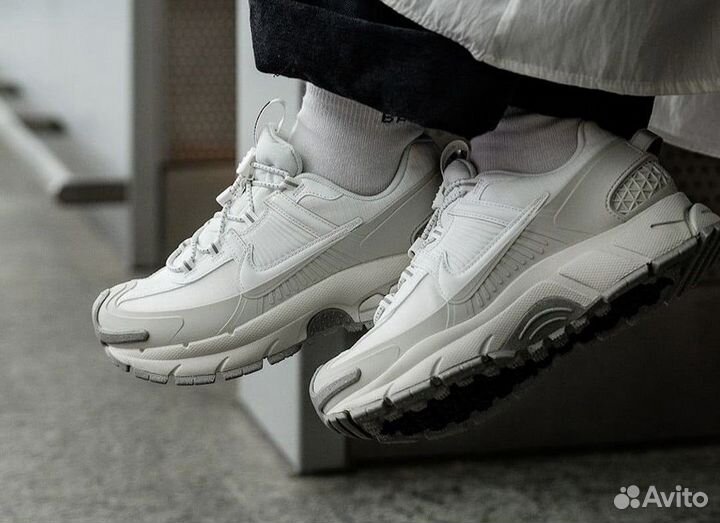 Кроссовки Nike Air Zoom Vomero 5 White Grey