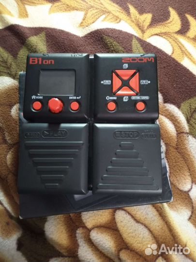 Басовый процессор Zoom b1on
