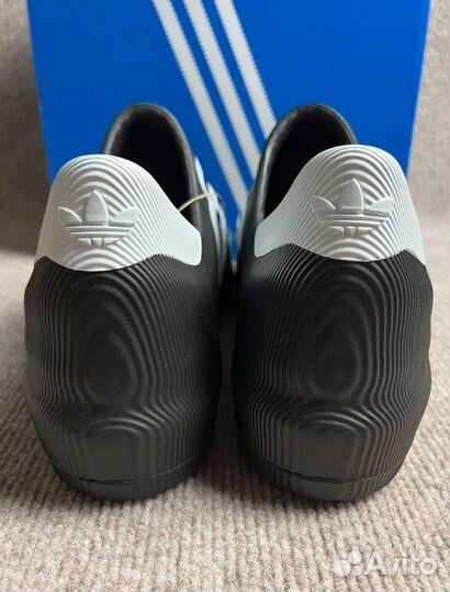 Кеды adidas adifom superstar на руках