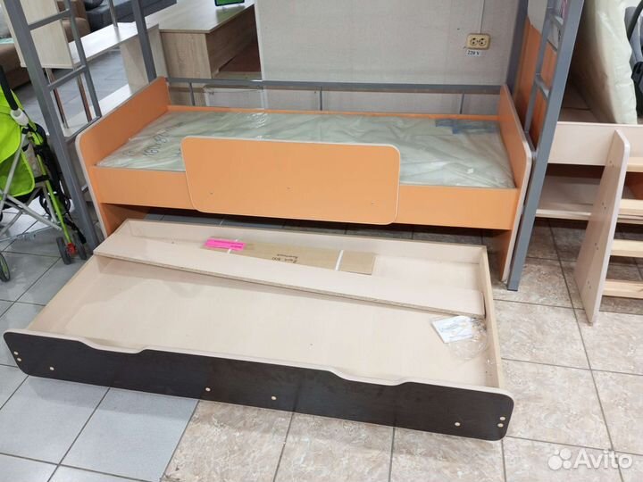 Кровать 180х80 см с бортиком и ящиком