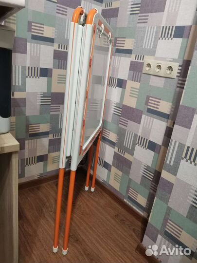 Магнитно маркерная доска на ножках