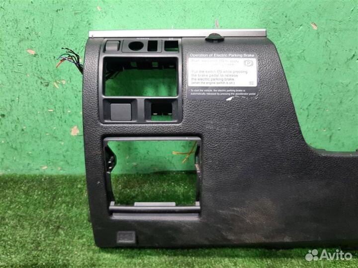 Накладка торпедо подрулевая Subaru Legacy/ Outbac