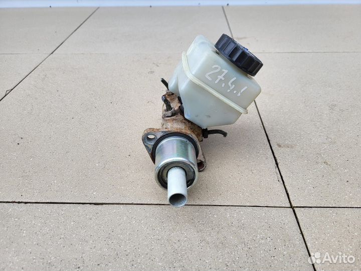 Главный тормозной цилиндр Volkswagen Passat B3