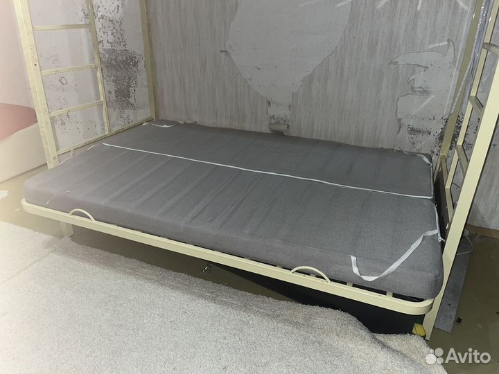 Двухъярусная кровать с диваном