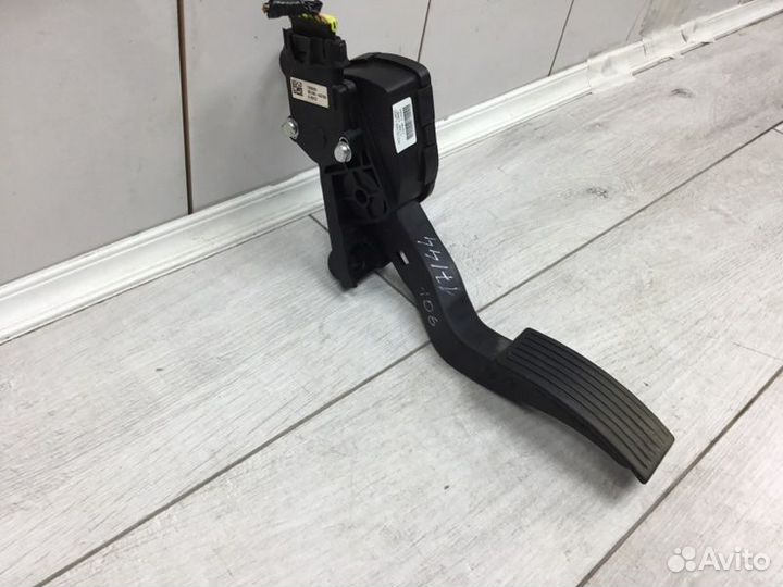 Педаль газа Hyundai I20 хэтчбек G4LA 2013