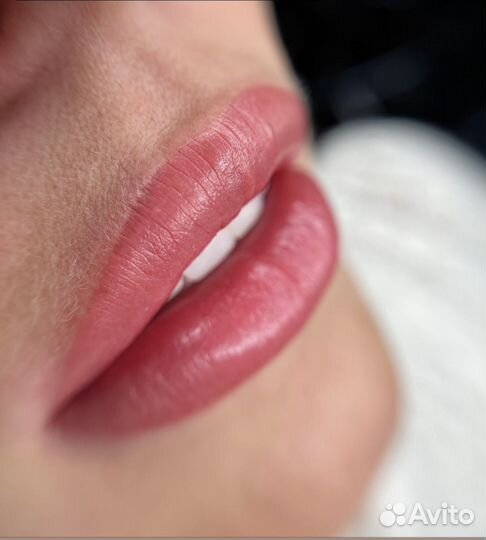 Перманентный макияж бровей губ и век татуаж