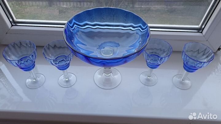 Ваза на ножке Красный Май