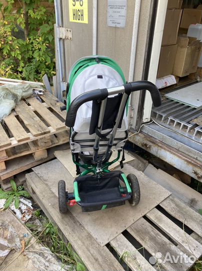 Детский трехколесный велосипед с ручкой