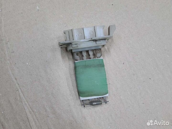 Резистор печки Renault Logan 1