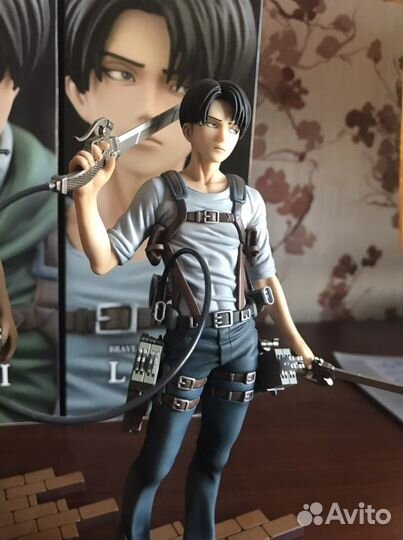 Атака титанов. Фигурки Леви Аккермана