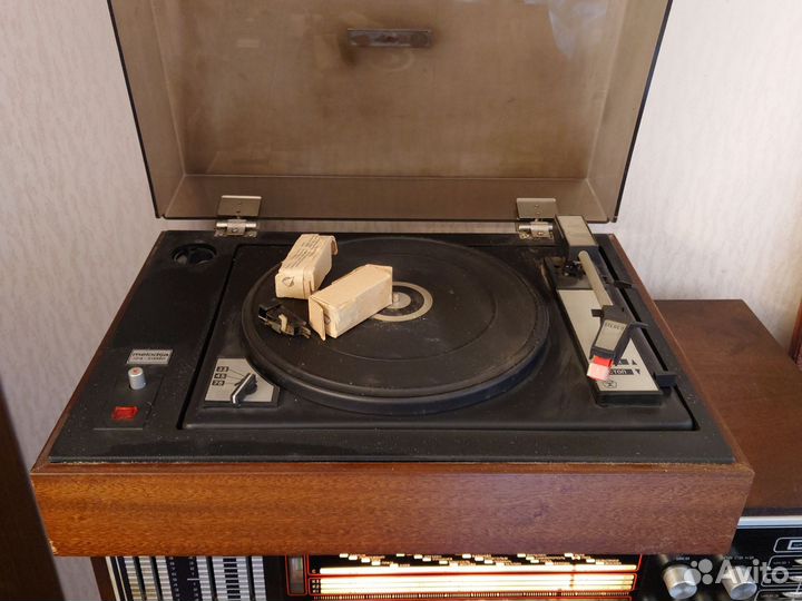 Проигрыватель винила Melodija 104 и усилитель