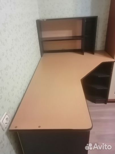 Стол компьютерный