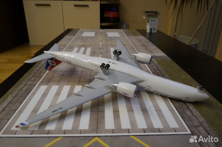 Модель самолета А-350 в масштабе 1:200