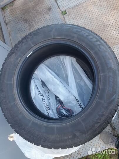 Bridgestone Ice Cruiser 7000 225/65 R17