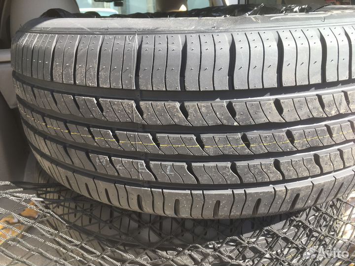 Roadstone N'Fera RU5 235/55 R18 102V