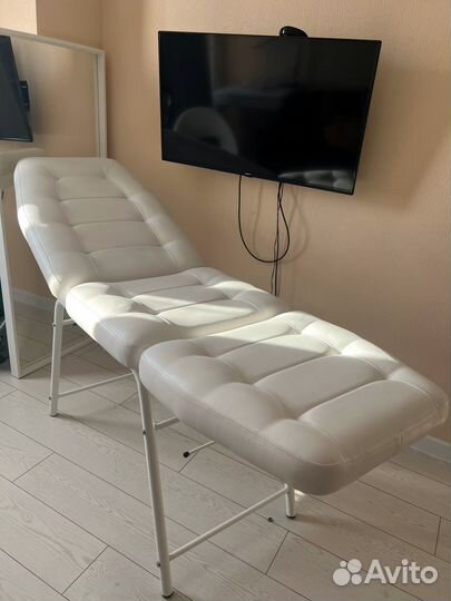Кушетка мягкая косметологическая белая