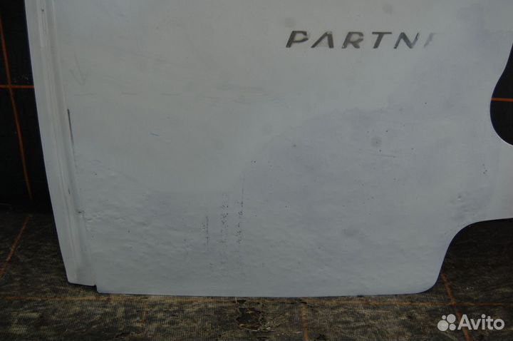 Дверь багажника правая - Peugeot Partner