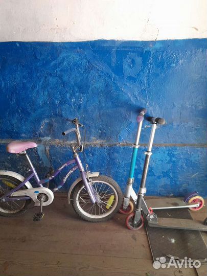 Детский велосипед и самокат