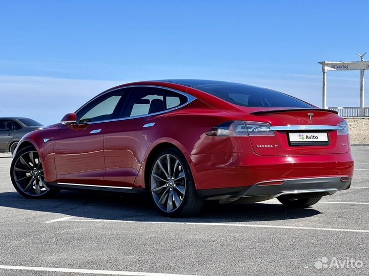 Tesla Model S AT, 2015, 60 000 км
