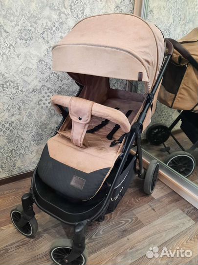 Прогулочная коляска luxmom