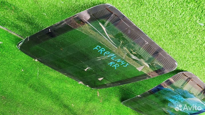 Стекло собачника пара Land Rover Freelander KV6