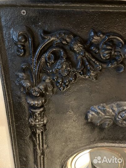 Каминное обрамление антикварное чугунное